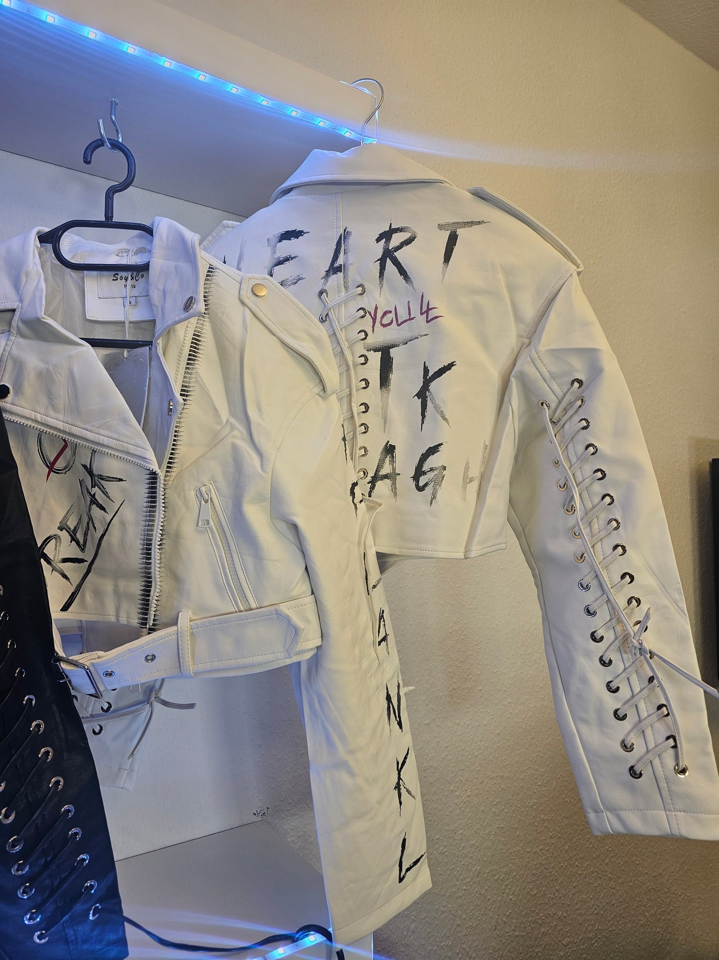 Lederjacke zum Schnüren